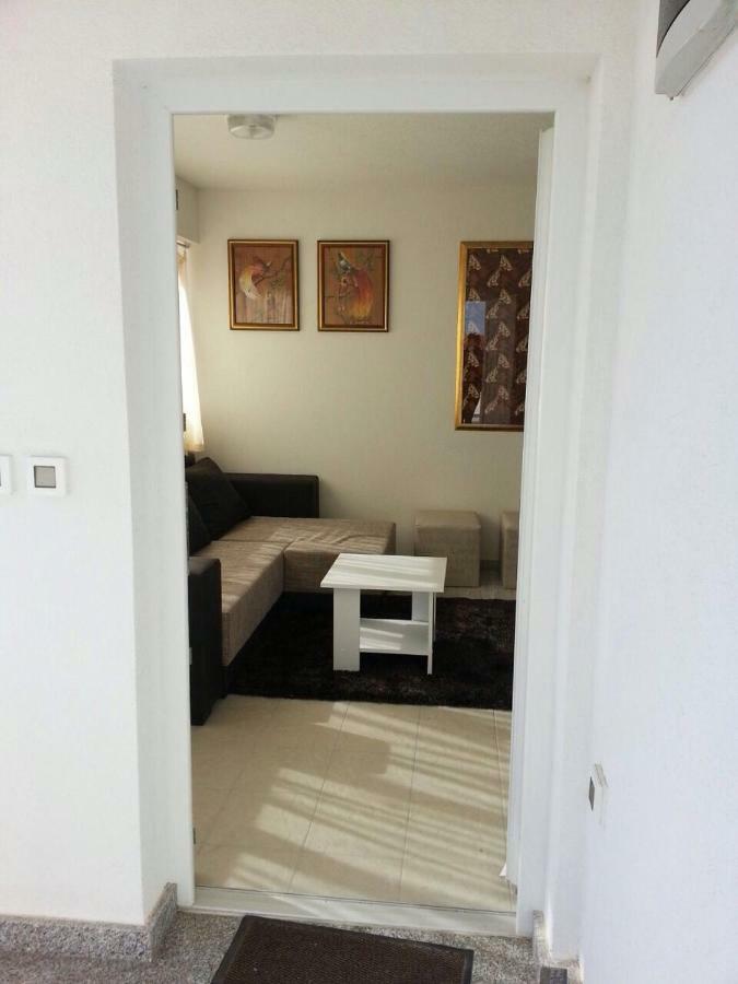 Kartini Apartment Nin Esterno foto