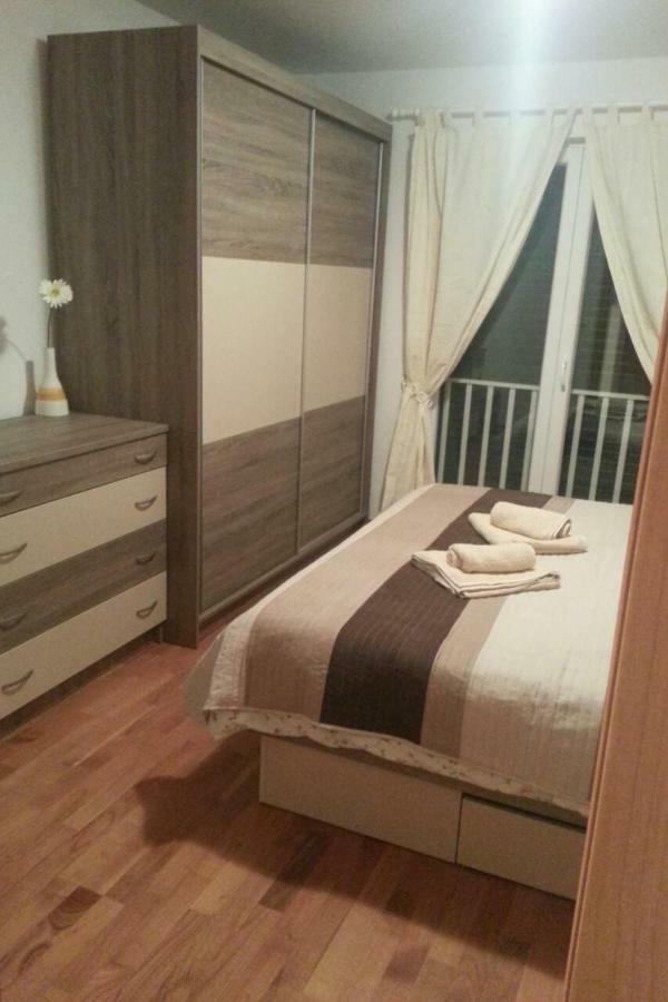 Kartini Apartment Nin Esterno foto