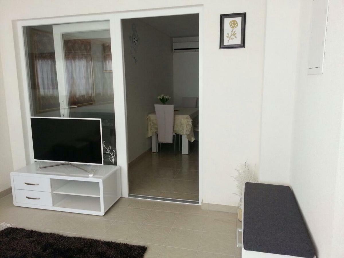Kartini Apartment Nin Esterno foto